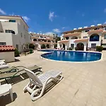Poolside Two Bedroom In Location Apartment