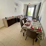 Apartment Poolside Two Bedroom In Location
