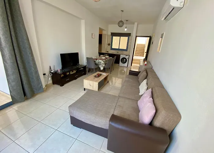 Apartmán Poolside Two Bedroom In Location