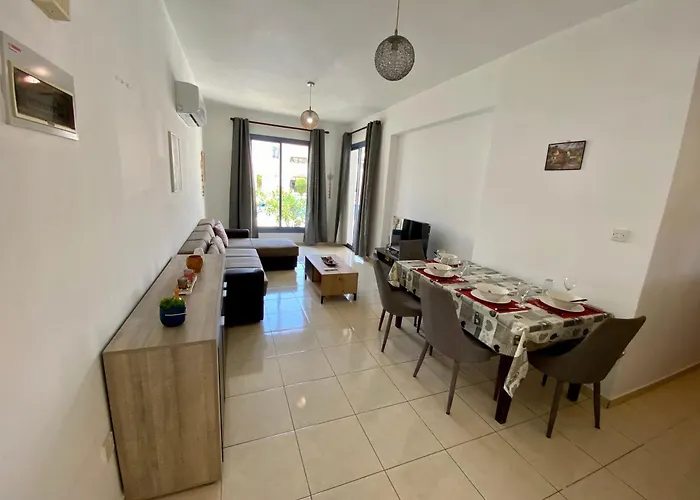 Apartmán Poolside Two Bedroom In Location Paphos