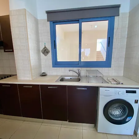 Poolside Two Bedroom In Location