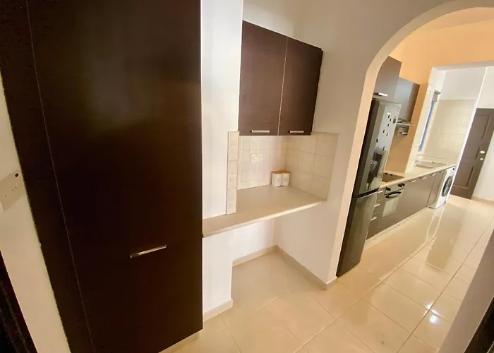 Poolside Two Bedroom In Location *