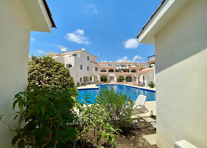 아파트 Poolside Two Bedroom In Location 파포스