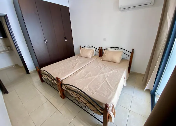 Poolside Two Bedroom In Location *