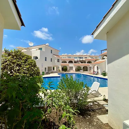 Apartament Poolside Two Bedroom In Location Paphos