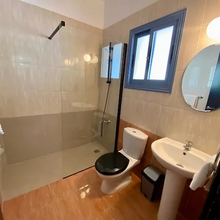 Poolside Two Bedroom In Location