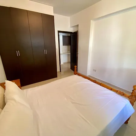 דירה Poolside Two Bedroom In Location פאפוס