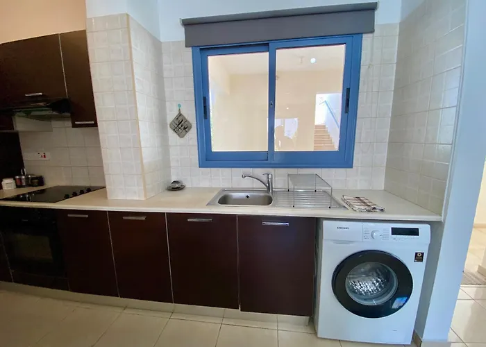 Poolside Two Bedroom In Location