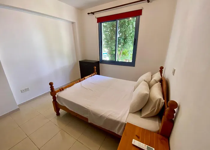 アパート Poolside Two Bedroom In Location