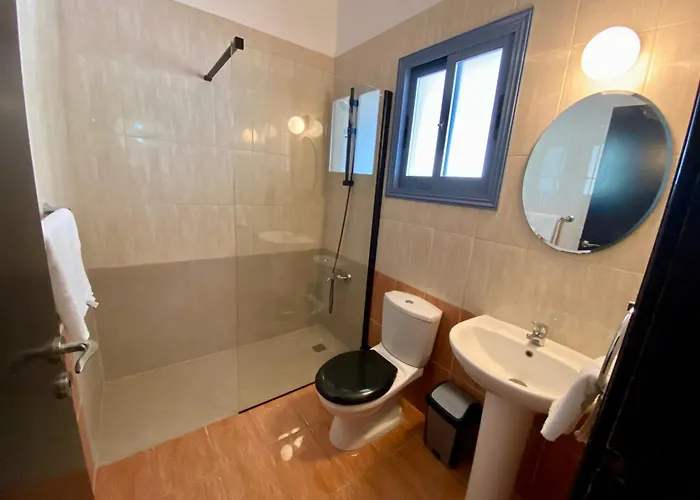 Poolside Two Bedroom In Location