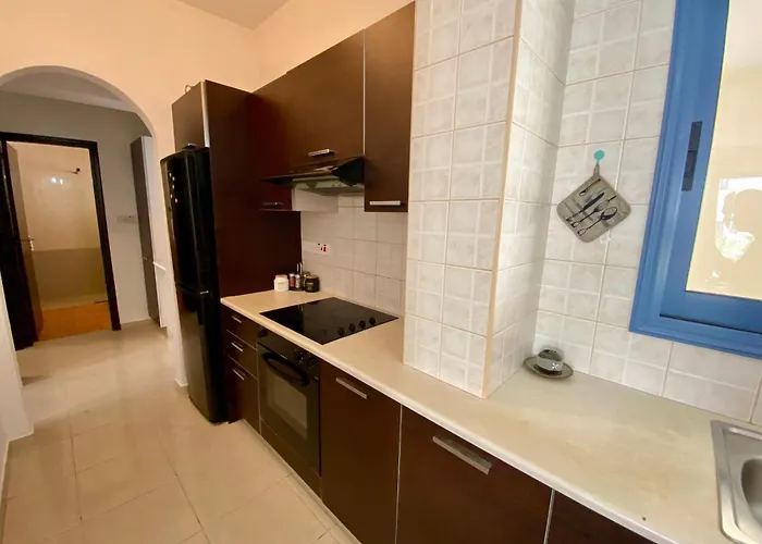 Poolside Two Bedroom In Location * パ フォス