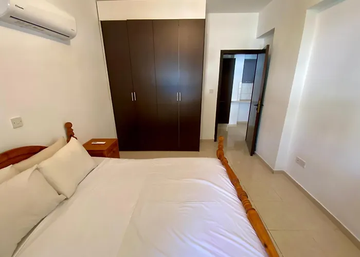 アパート Poolside Two Bedroom In Location *