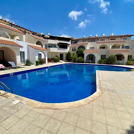 Daire Poolside Two Bedroom In Location